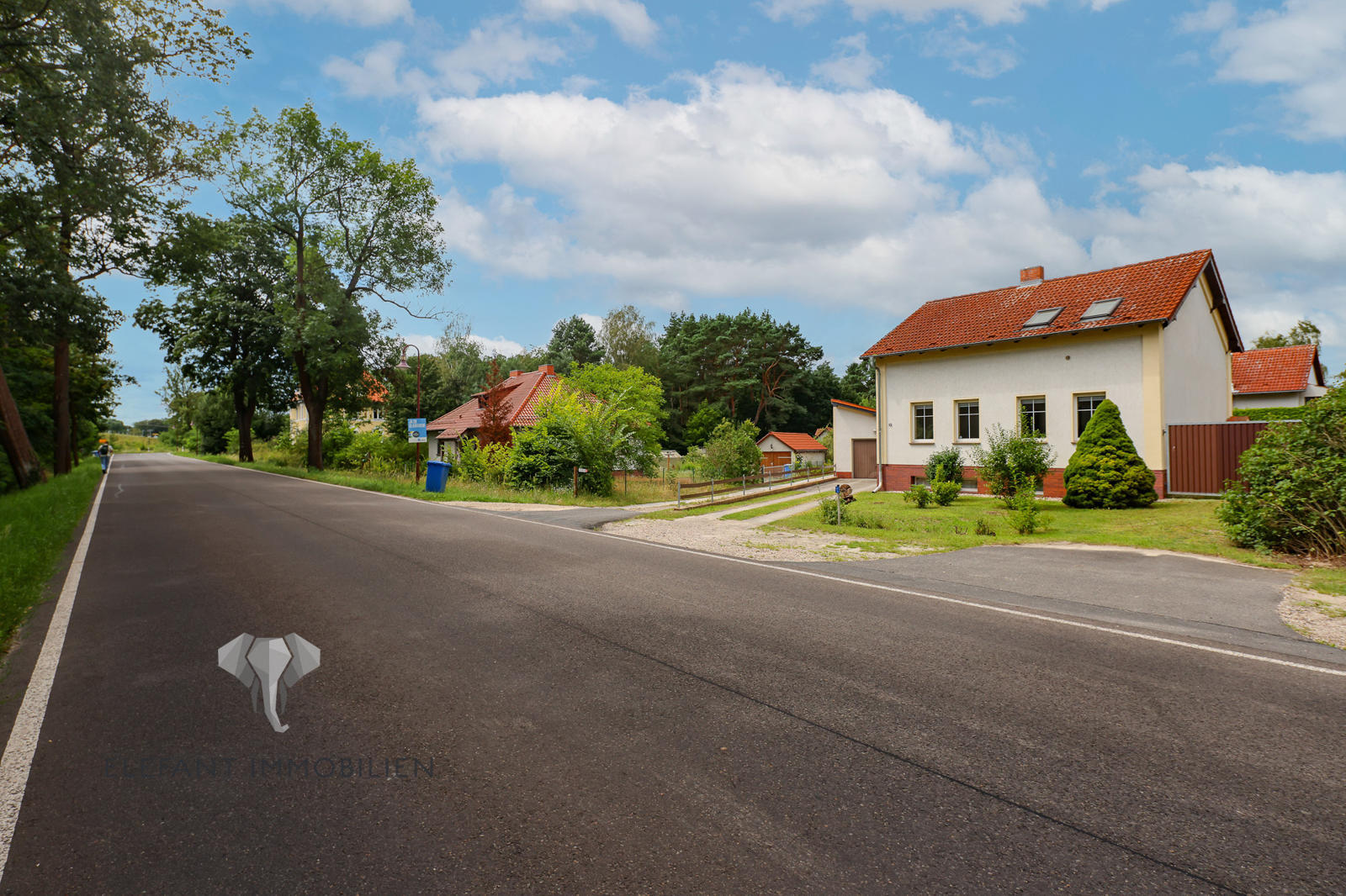 Straßenansicht