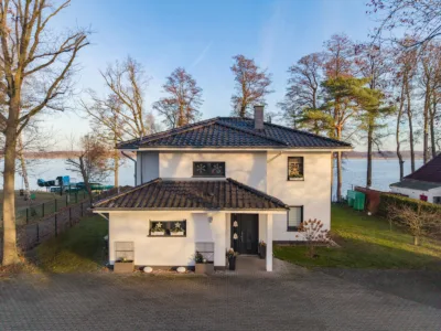 Traumgrundstück mit Seeblick | ZFH mit 2 Wohnungen | vermietet | Wfl. ca 160 m² | Grst. ca 1.354 m², 15838 Am Mellensee / Klausdorf, Zweifamilienhaus