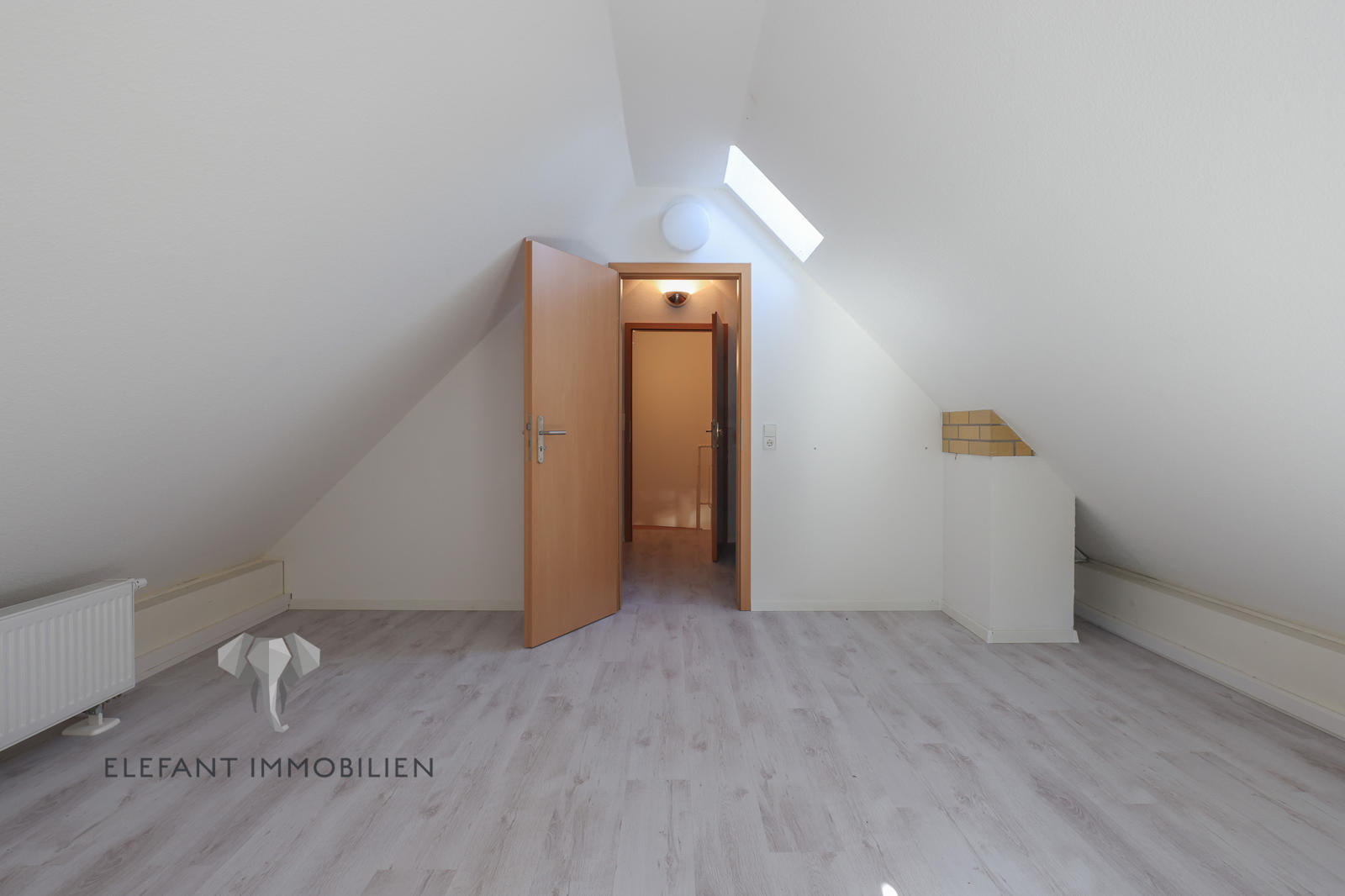 Zimmer im Spitzboden