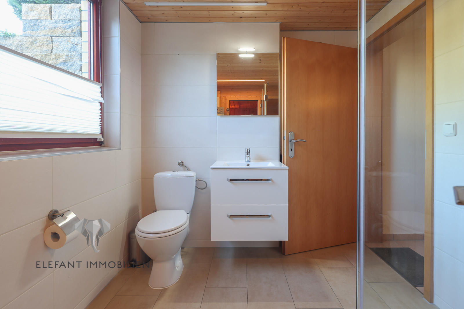 Sauna und Duschbad