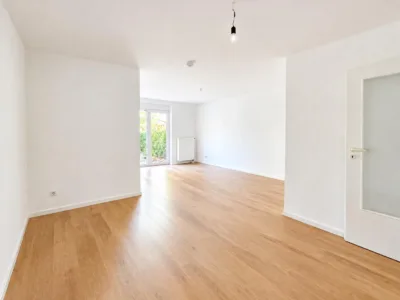 Grünes Wohnen auf 2 Zimmern | ca. 50 m² Wfl. | Terrasse & Gartenanteil | Carport | bezugsfrei, 14476 Potsdam, Erdgeschosswohnung