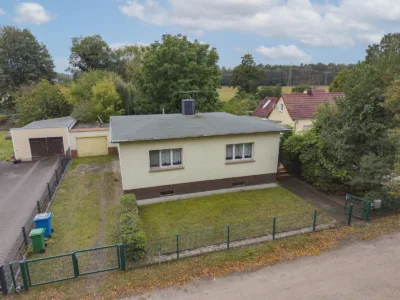 EFH am Wiesenrand | sanierungsbedürftig | 3 Zi. | ca. 90 m² Wfl. | 90 m² Nfl. | Vollkeller | Garten, 15806 Zossen / Neuhof, Einfamilienhaus