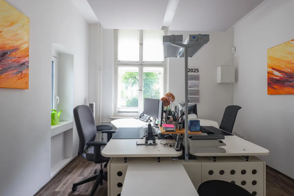 Büro 1