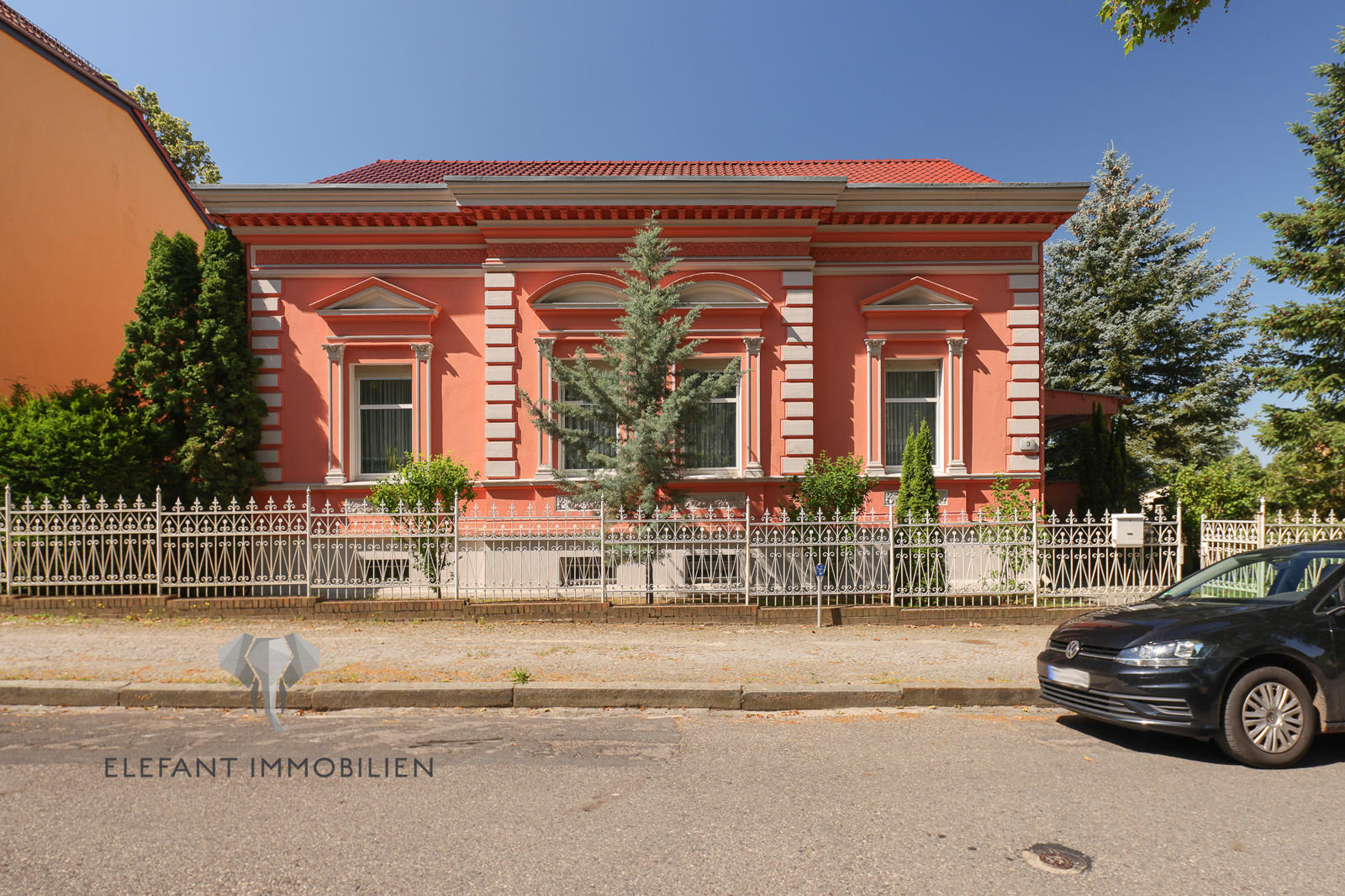 Straßenansicht