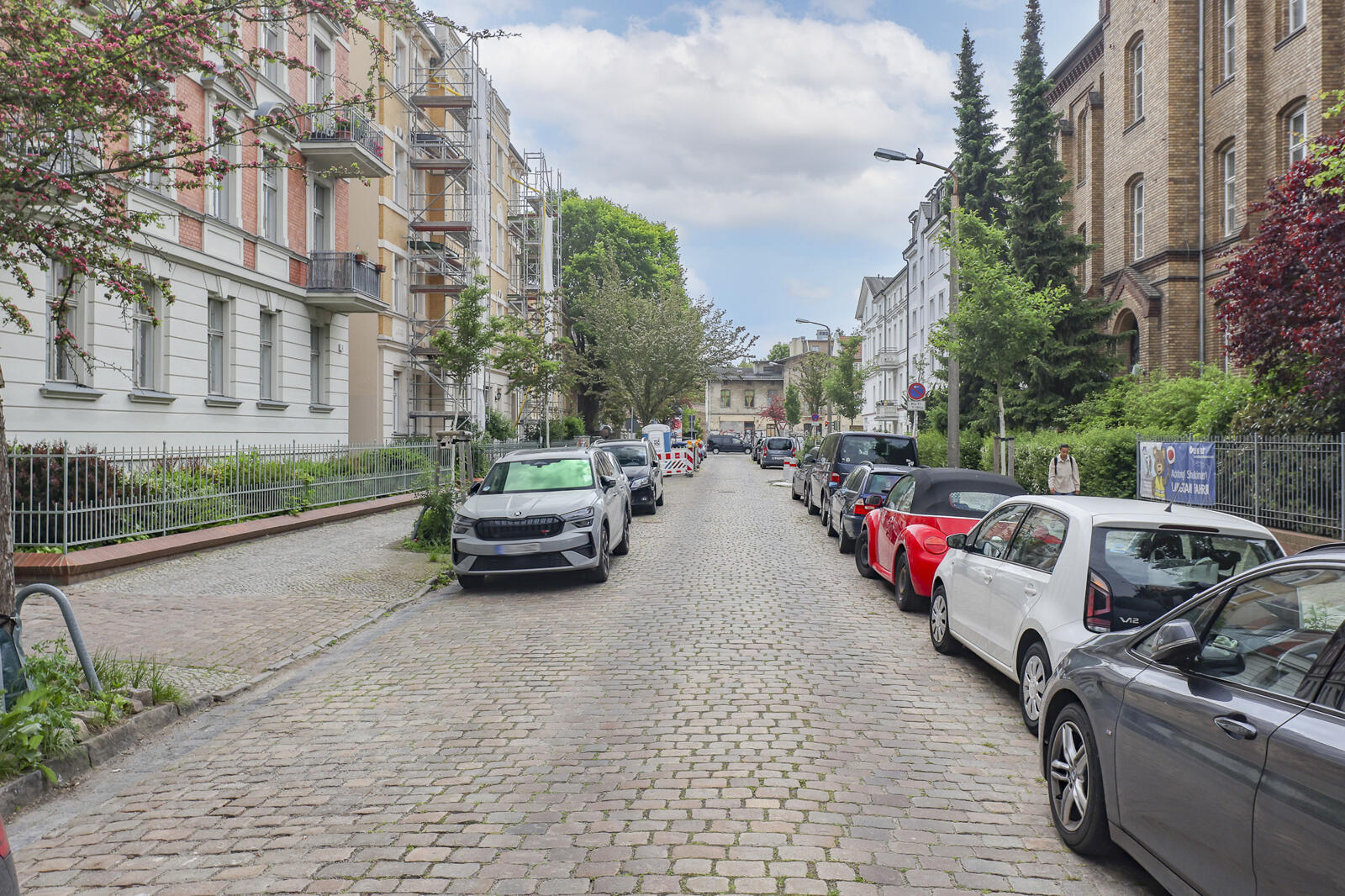 Straßenansicht