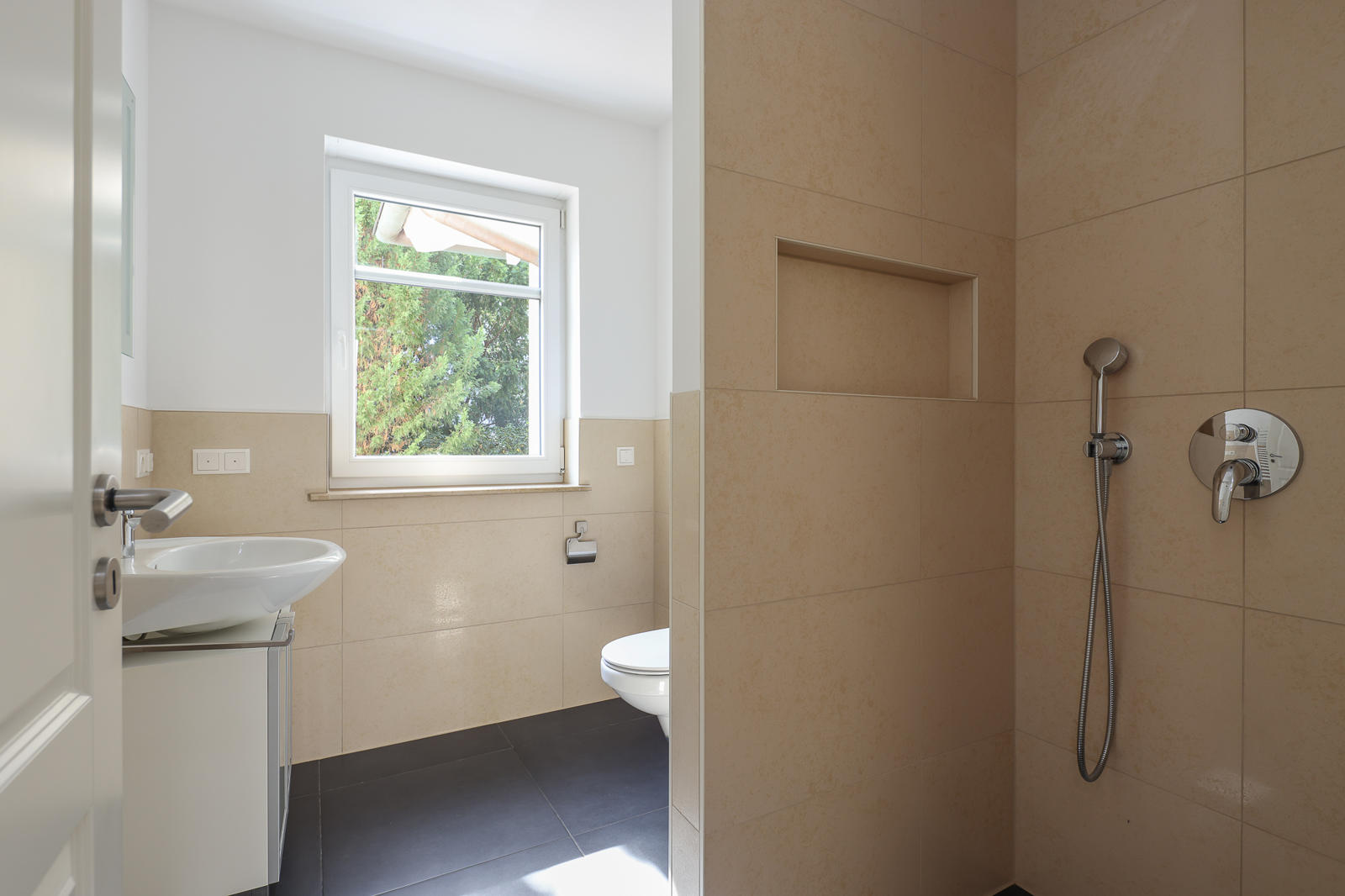 Bad mit Dusche