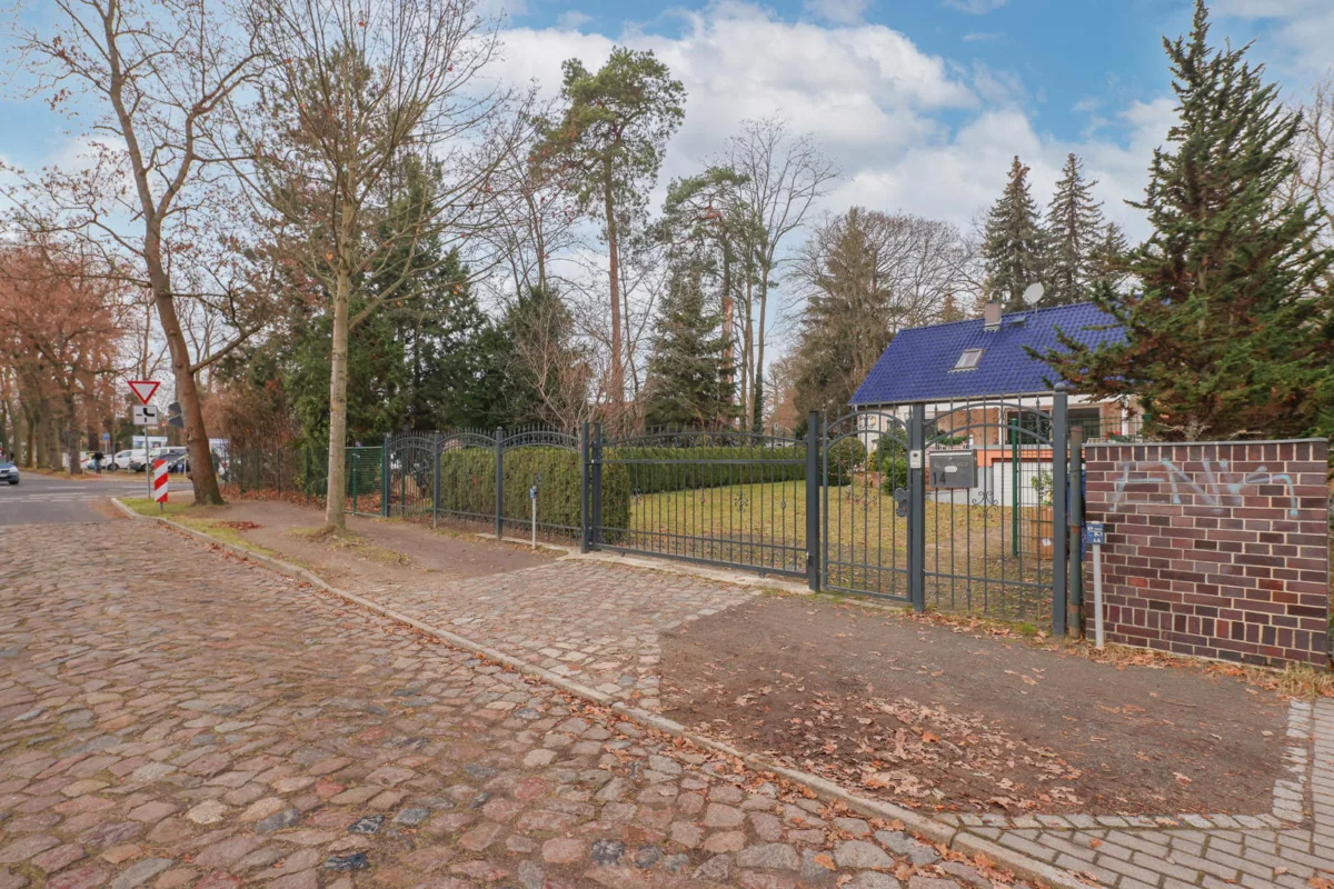 Straßenansicht