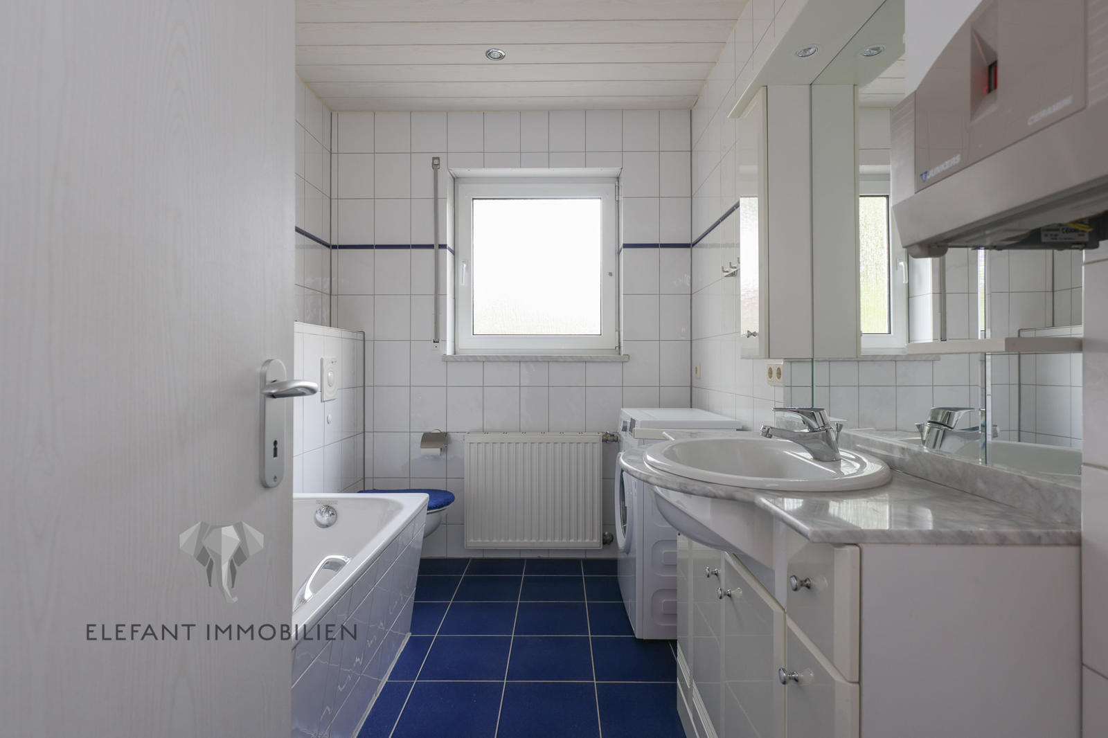 Badezimmer UG rechts